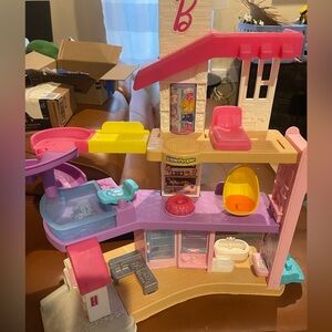 Fisher Price Barbie Little People Dream House I